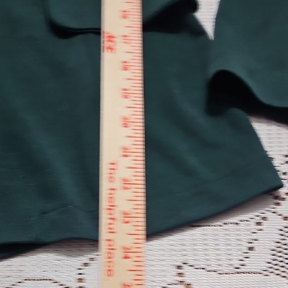 Travel Ready Green Two-Piece Pant Suit - Picture 13 of 16